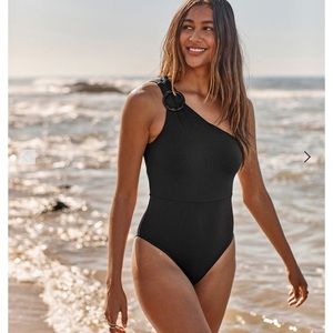 NEW! Never worn black Summersalt with beautiful tortoise detail.